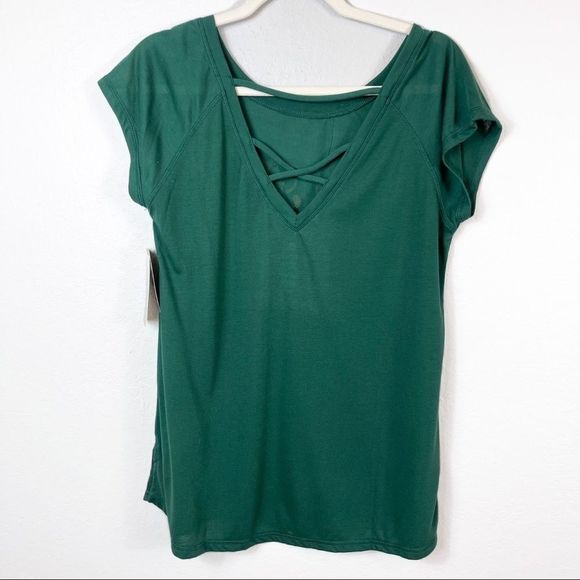NWT CAL POLY COLOSSEUM Green Bedazzled Tee with Criss Cross Back Size M - Picture 9 of 10